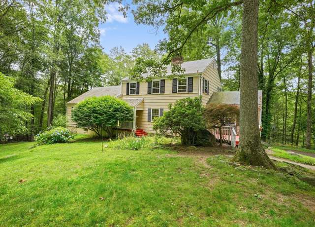 Property at 11 Dundee Rd, Stamford, CT 06903, 4 beds, 3.5 baths