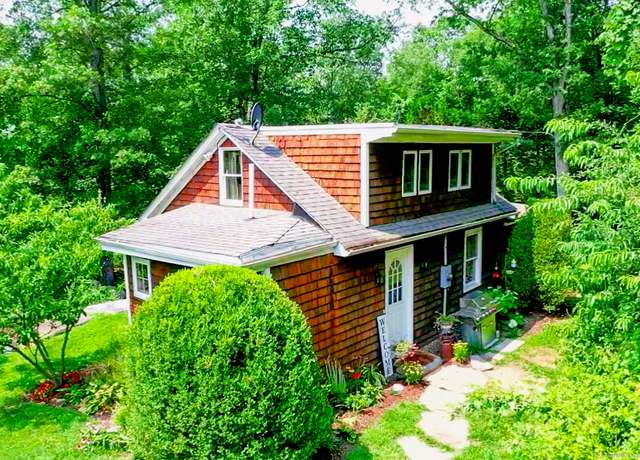 Property at 167 Toddy Hill Rd, Newtown, CT 06482, 2 beds, 1 bath