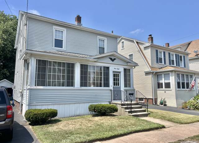 Property at 38 Dante Pl, Hamden, CT 06514, 3 beds, 1 bath