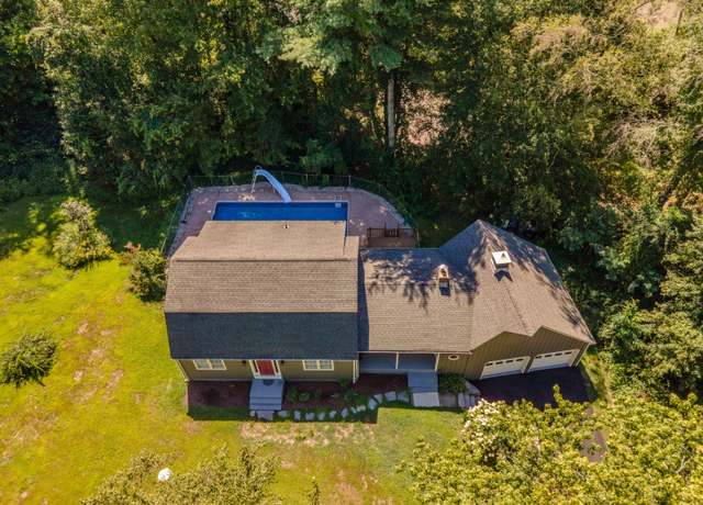 Property at 34 Roberts Rd, Marlborough, CT 06447, 3 beds, 1.5 baths
