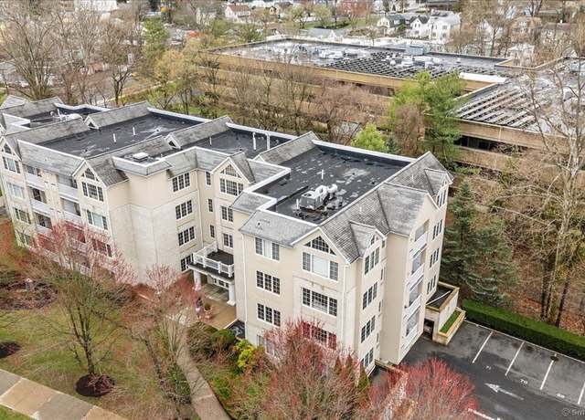Property at 2 Homestead Ln #212, Greenwich, CT 06831, 1 bed, 1 bath
