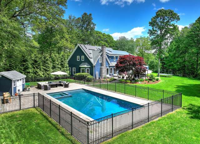 Property at 10 Grove Hill Rd, Woodbridge, CT 06525, 6 beds, 6 baths
