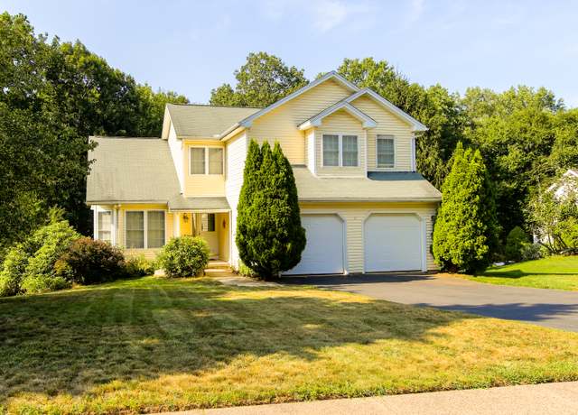 Property at 112 Folly Brook Ln, Manchester, CT 06040, 3 beds, 2.5 baths