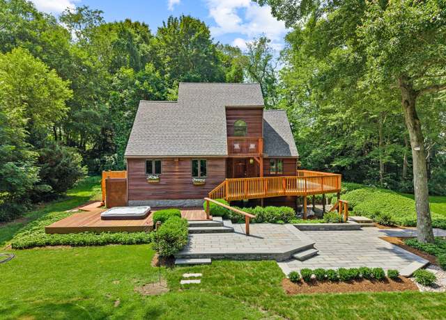 Property at 122 Old Post Rd, Old Saybrook, CT 06475, 3 beds, 2.5 baths