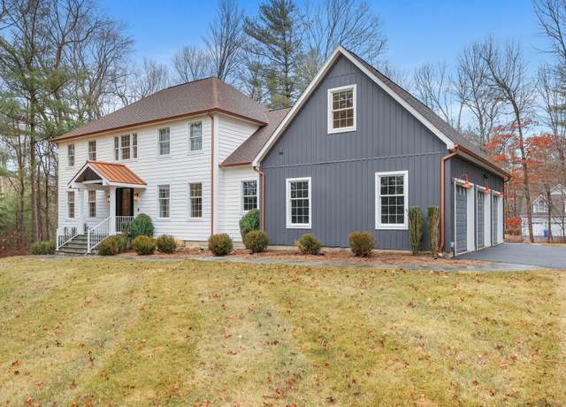 Property at 2 Saugatuck Ridge Rd, Danbury, CT 06810, 4 beds, 2.5 baths