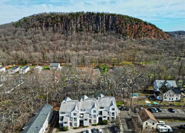 Property at 999 Whalley Ave Unit 1E, New Haven, CT 06515, 2 beds, 2.5 baths