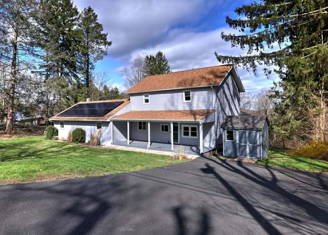 Property at 354 Sperry Rd, Bethany, CT 06524, 4 beds, 2.5 baths