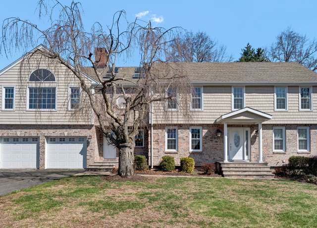 Property at 325 Fox Hill Rd, Wethersfield, CT 06109, 4 beds, 3.5 baths