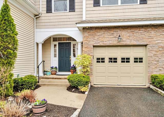 Property at 44 Woodcrest Ln #44, Danbury, CT 06810, 3 beds, 2.5 baths