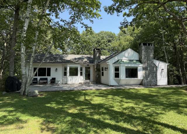 Property at 28 Maple Dr, Middlebury, CT 06762, 3 beds, 3.5 baths