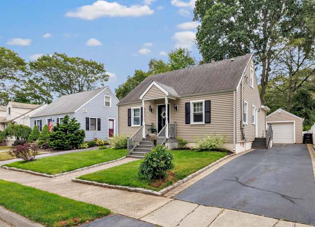 Property at 10 Eastern Pkwy, Milford, CT 06460, 2 beds, 2.5 baths
