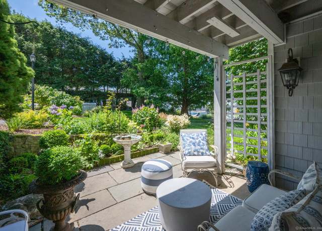 Property at 13 Rowayton Woods Dr #13, Norwalk, CT 06854, 3 beds, 2 baths