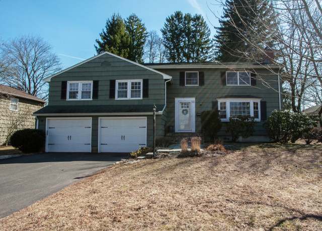 Property at 51 Hartwell Rd, West Hartford, CT 06117, 4 beds, 3.5 baths