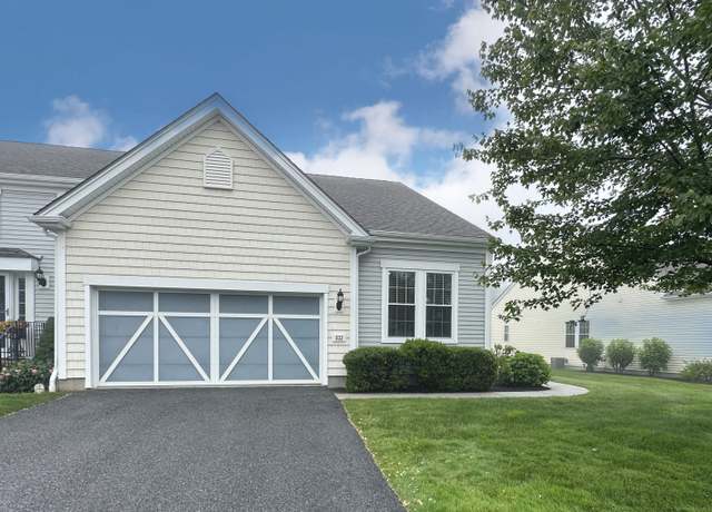 Property at 633 Championship Dr #633, Oxford, CT 06478, 2 beds, 2.5 baths