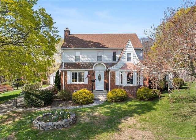 Property at 38 Ox Hill Rd, Norwich, CT 06360, 4 beds, 3 baths