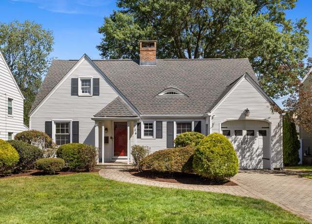 Property at 126 Robin Rd, West Hartford, CT 06119, 3 beds, 1.5 baths