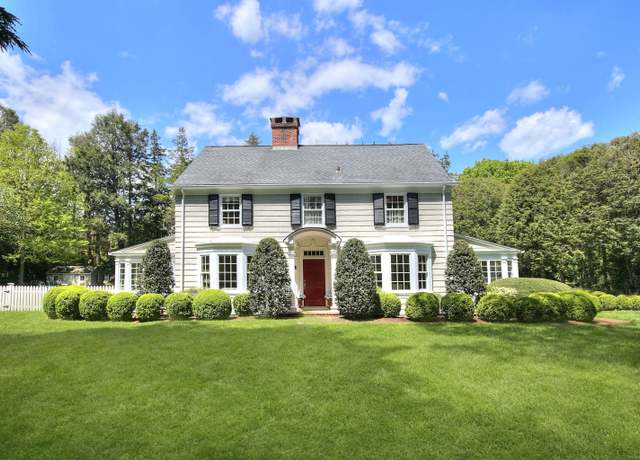Property at 27 Old Hill Farms Rd, Westport, CT 06880, 5 beds, 3.5 baths