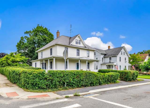 Property at 37 Linden St, Torrington, CT 06790, 4 beds, 1.5 baths