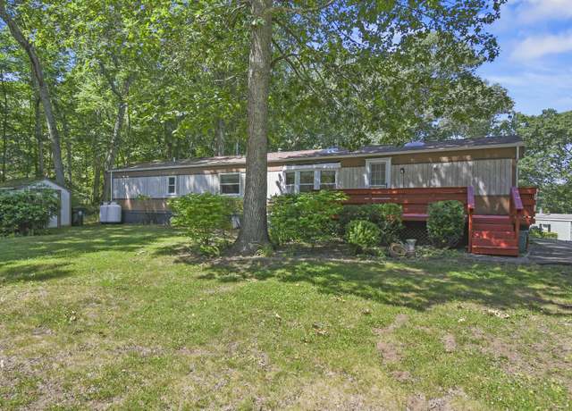 Property at 28 Nashua St, Norwich, CT 06360, 2 beds, 1 bath