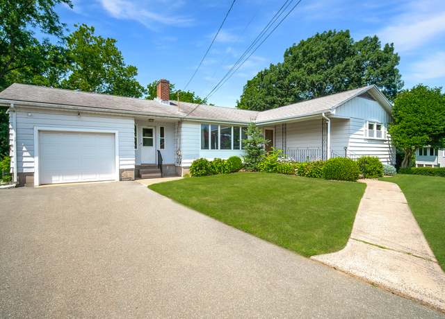 Property at 76 Milardo Ln, Middletown, CT 06457, 3 beds, 2 baths