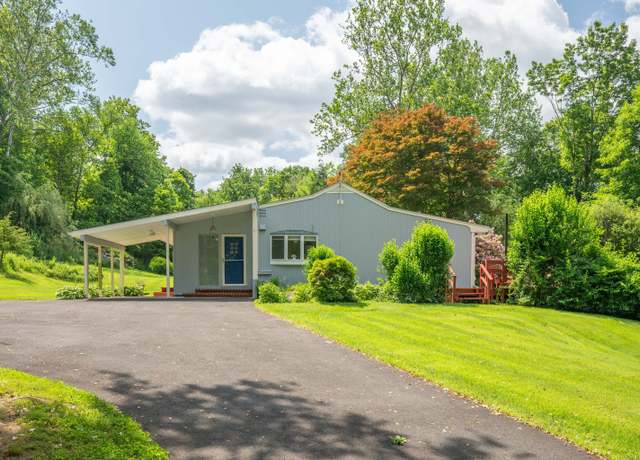 Property at 25 Old Middle Rd, Brookfield, CT 06804, 3 beds, 2 baths