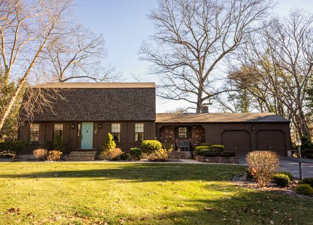 Property at 56 Sundale Dr, Windham, CT 06280, 4 beds, 2.5 baths