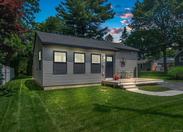 Property at 10 1st Ave, Waterford, CT 06385, 2 beds, 1 bath