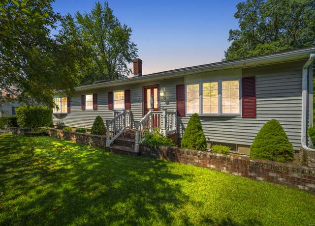 Property at 18 Glen Oak Dr, Enfield, CT 06082, 3 beds, 1 bath