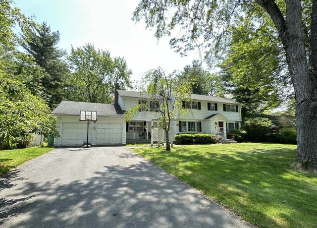 Property at 55 Kenwood Cir, Bloomfield, CT 06002, 4 beds, 2.5 baths