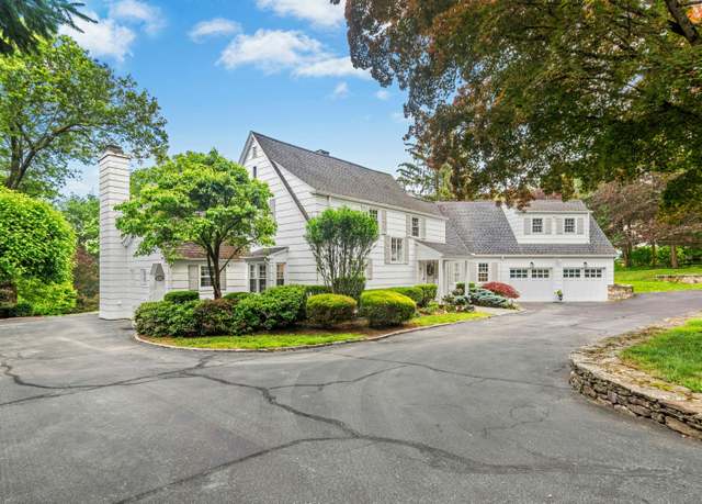 Property at 39 Campbell Rd, Fairfield, CT 06824, 5 beds, 3.5 baths