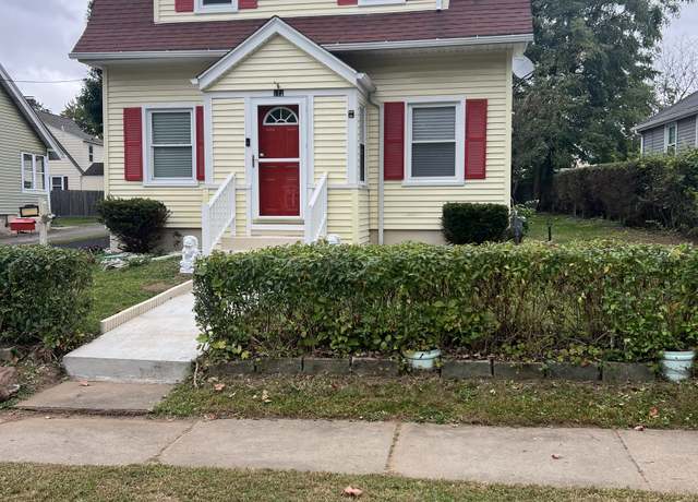 Property at 112 Wolcott Hill Rd, Wethersfield, CT 06109, 3 beds, 1 bath