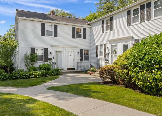 Property at 407 Sylvan Knoll Rd, Stamford, CT 06902, 2 beds, 1 bath