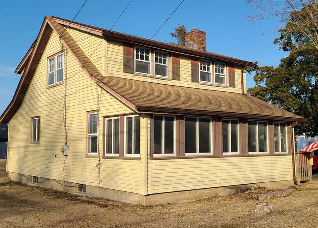 Property at 15 Waterbury Ave, Old Saybrook, CT 06475, 3 beds, 1.5 baths