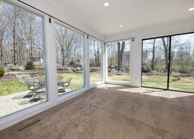 Property at 170 Barker Hill Dr, Guilford, CT 06437, 3 beds, 2 baths