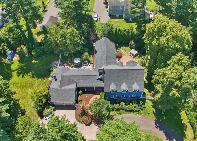 Property at 5 Church St, Farmington, CT 06032, 4 beds, 5.5 baths
