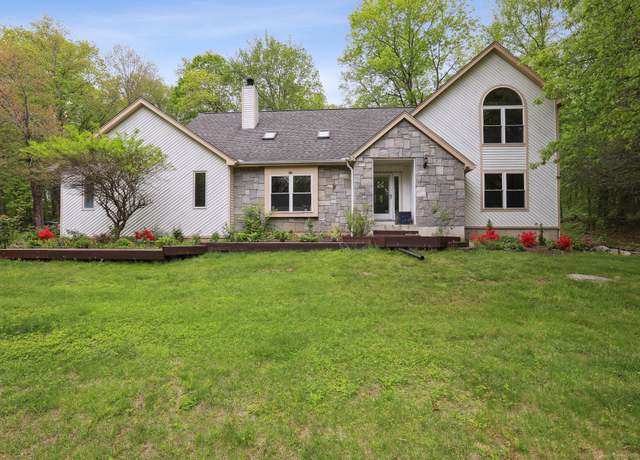 Property at 8 Grants Ln, New Milford, CT 06776, 3 beds, 2.5 baths