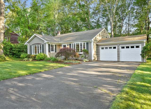 Property at 41 White Birch Dr, Trumbull, CT 06611, 3 beds, 1.5 baths