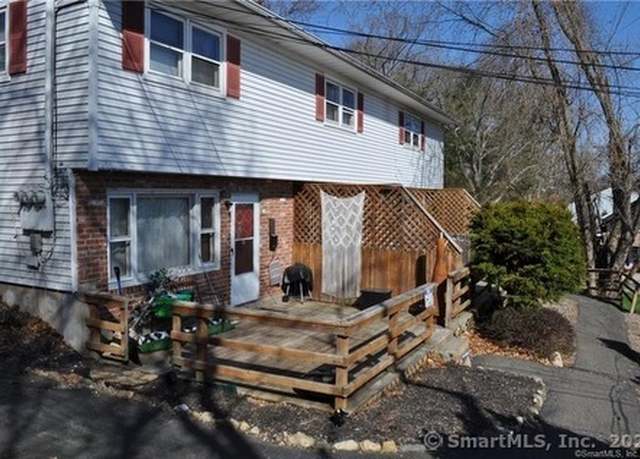 Property at 93 Whitewood Rd, Waterbury, CT 06708, 6 beds, 4.5 baths