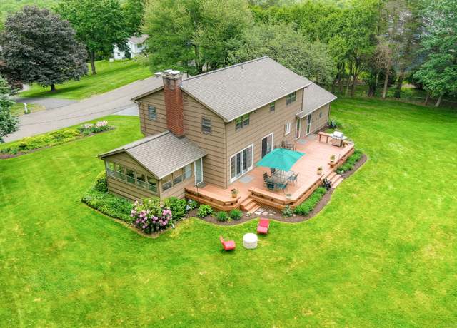 Property at 33 Preston Rd, Trumbull, CT 06611, 4 beds, 2.5 baths