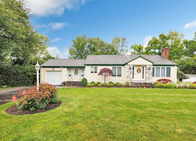 Property at 319 Wheeler Park Ave, Fairfield, CT 06825, 4 beds, 1.5 baths