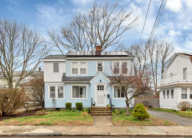 Property at 153 Thames St, New London, CT 06320, 4 beds, 2 baths