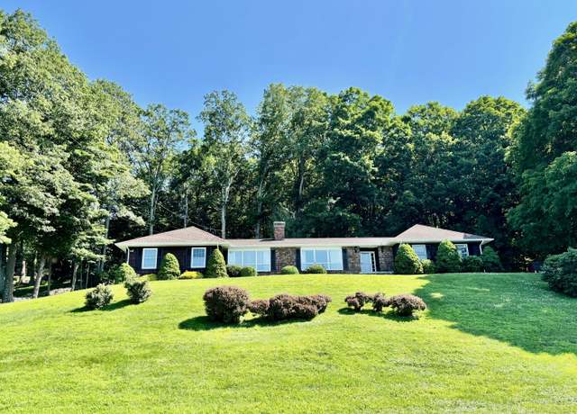 Property at 97 Middle River Rd, Danbury, CT 06811, 3 beds, 2.5 baths