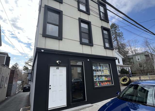 Property at 49 Hill St, Waterbury, CT 06704, 10 beds, 5 baths