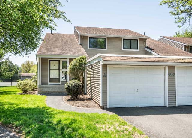 Property at 592 Mountain Rd Unit A, West Hartford, CT 06117, 2 beds, 2.5 baths