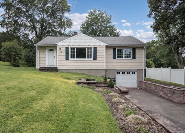 Property at 128 Middlebury Rd, Watertown, CT 06795, 3 beds, 1 bath