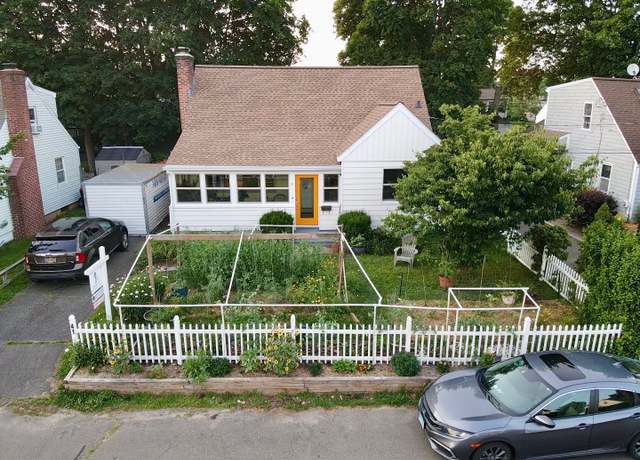 Property at 41 Baxter Dr, Norwalk, CT 06854, 4 beds, 2.5 baths