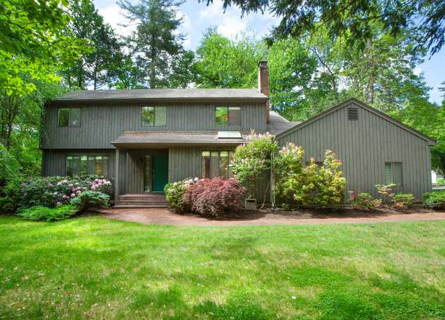 Property at 2 Trainor Dr, Simsbury, CT 06089, 4 beds, 2.5 baths
