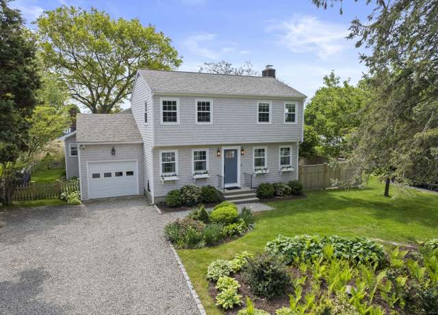 Property at 410 Noank Rd, Groton, CT 06355, 3 beds, 2 baths