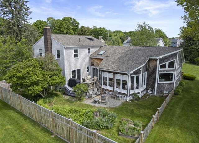 Property at 410 Noank Rd, Groton, CT 06355, 3 beds, 2 baths