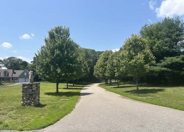 Property at 82C Pires Dr, Montville, CT 06370